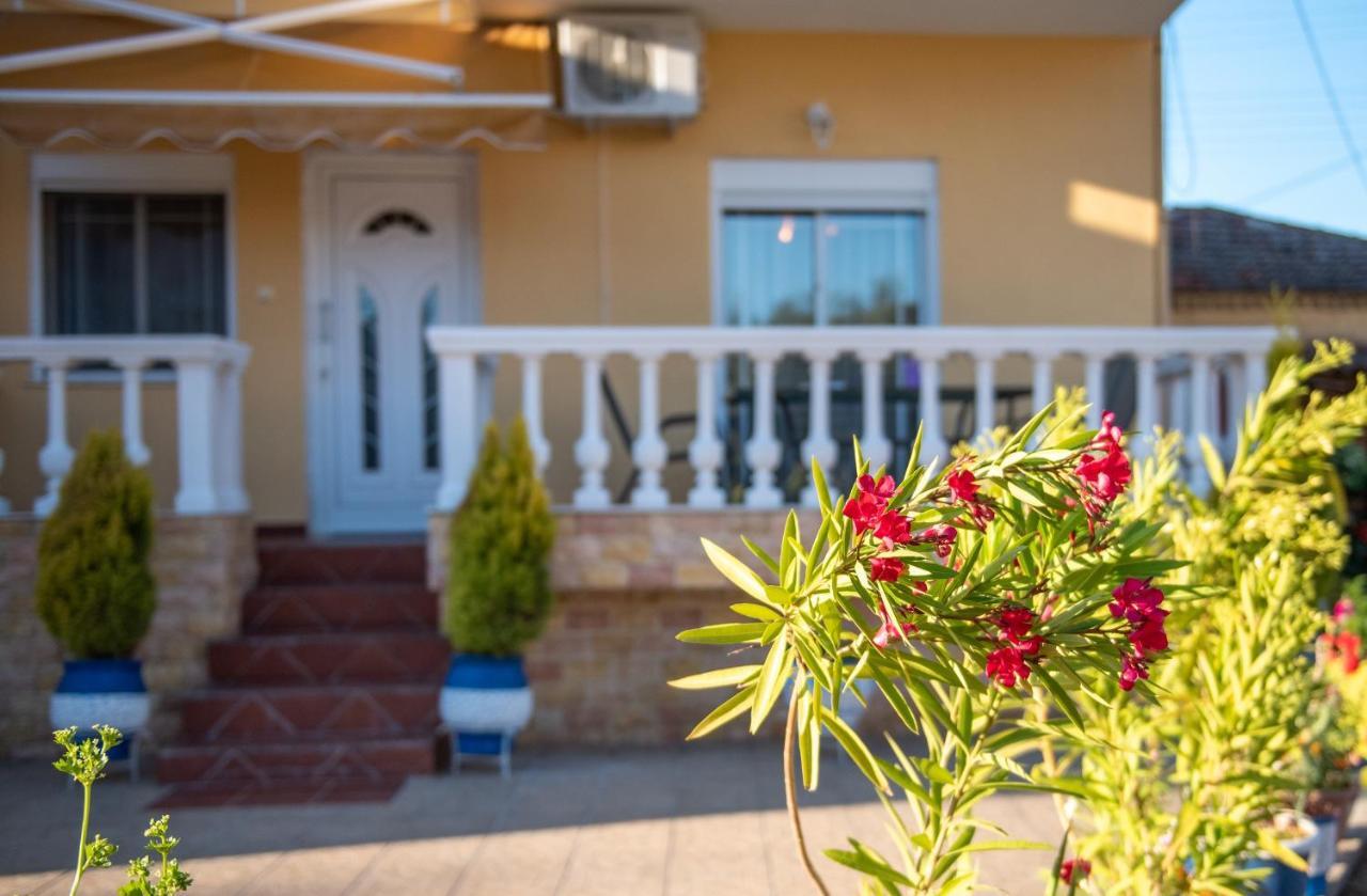 Family House Nikos Apartment ซีเกีย ภายนอก รูปภาพ
